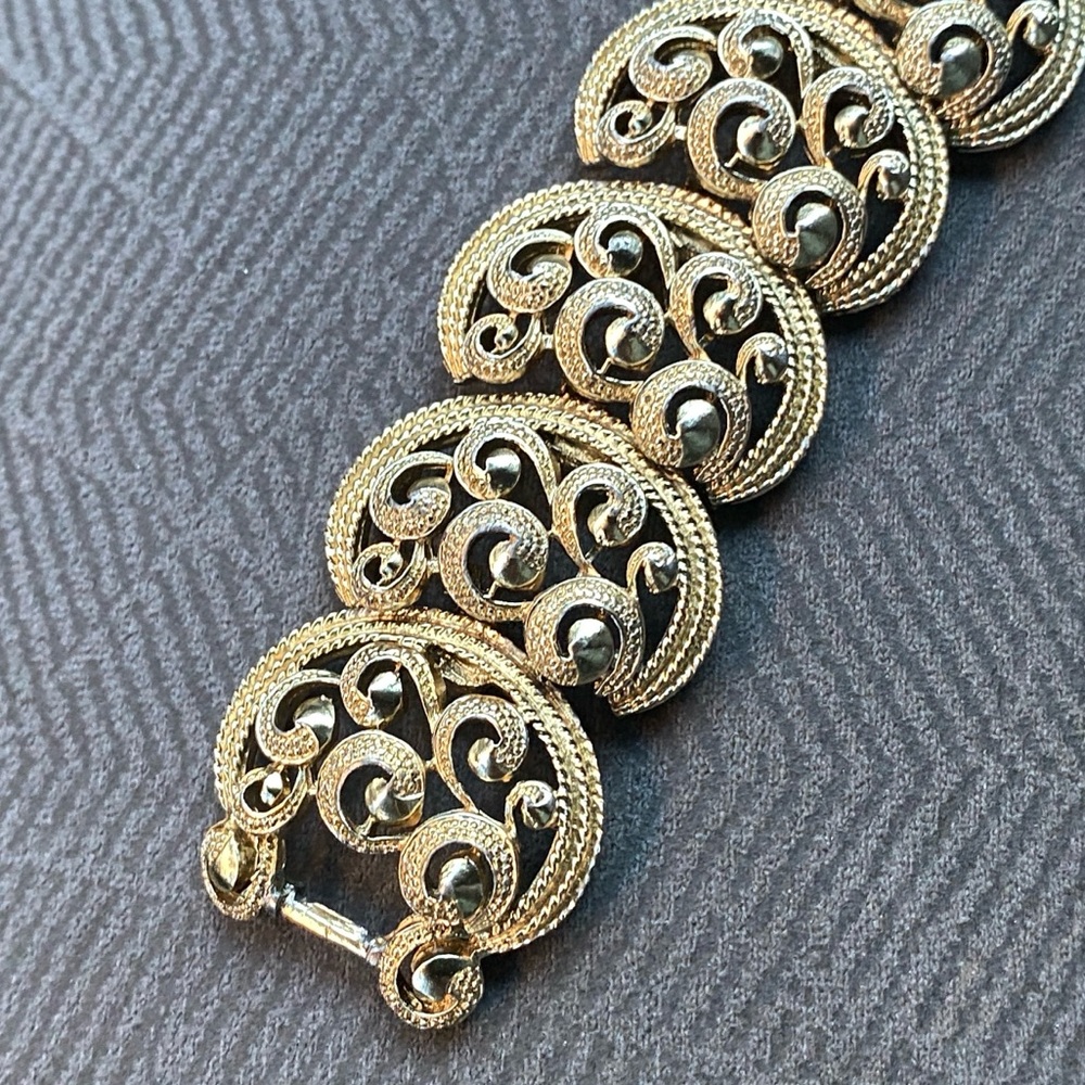 Vintage Coro Pegasus gold tone scroll bracelet